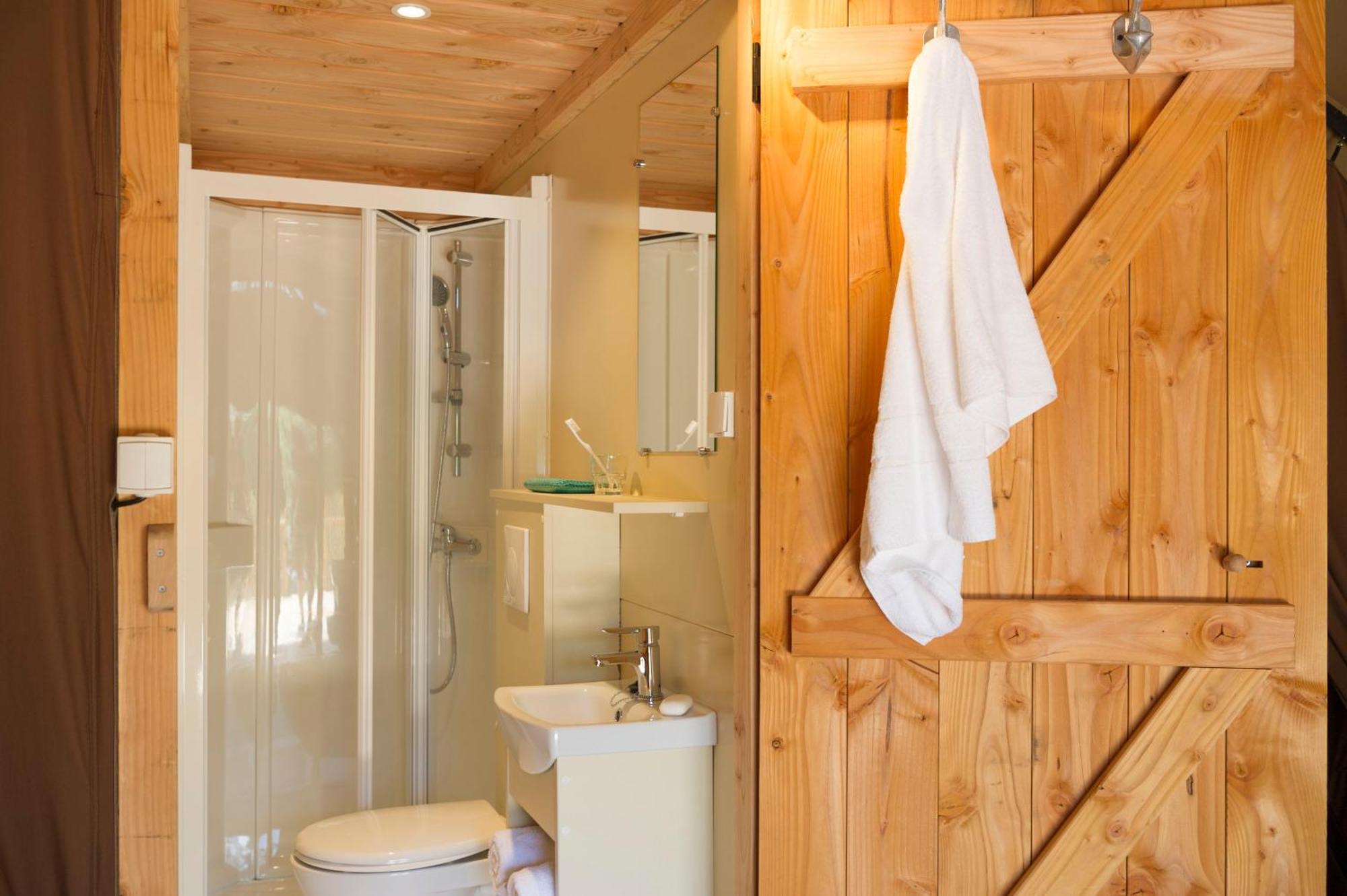 Huttopia de Roos Stegeren Habitación foto